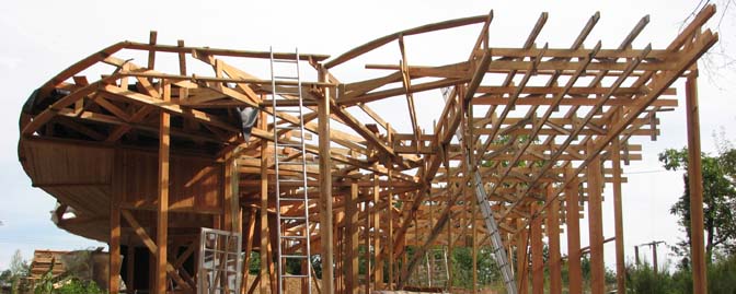 Realistisch Rouwen Elektrisch Zelf een huis bouwen van hout, stro en klei: mijn ervaringen ⋆ Eigenwijs  Blij